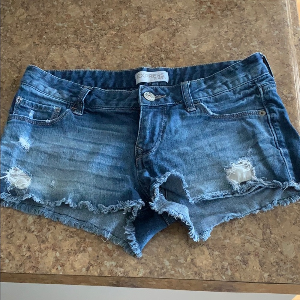 Express Shorts